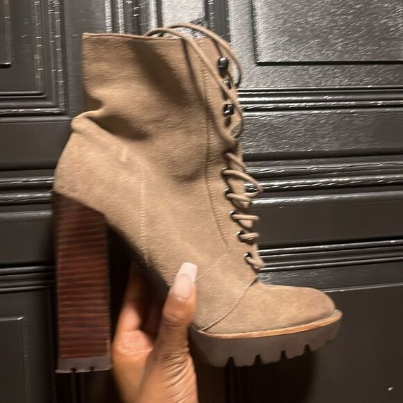 Kenneth Cole New York Lace Up Boots